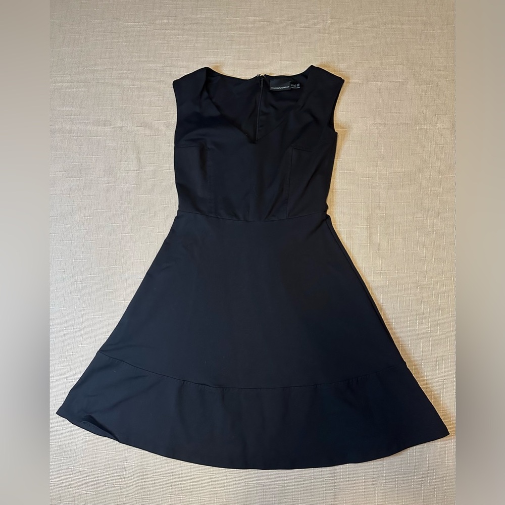 Cynthia Rowley Fit & Flare Dress Size 2 Sleeveless V-Neck Black Great Stretch